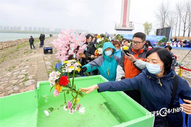 江苏24小时 无锡：春季全国微型汽车配件展览会开幕1xbet体育(图5)